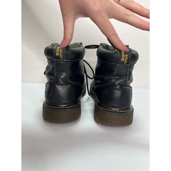 Dr. Martens Cartor Black Leather Ankle Boots Lace-Up Classic Women’s 9 Men’s 8 main image 4